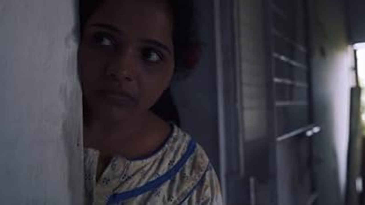 अपने रिस्क पर देखें 7.3 रेटिंग वाली ये हॉरर फिल्म, आखिरी के 45 मिनट देख हो जाएंगे सन्न, चाहकर भी नहीं हटेंगी नज़रें