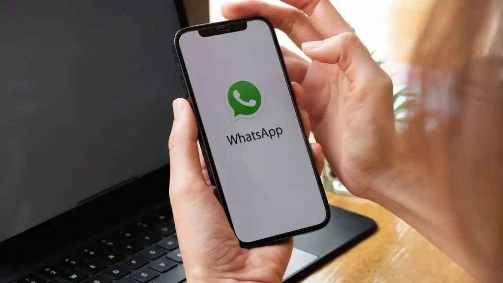 How to send view-once voice messages in WhatsApp