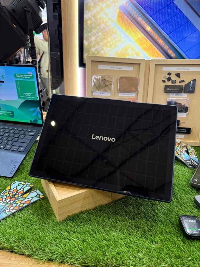 Lenovo Yoga Solar PC