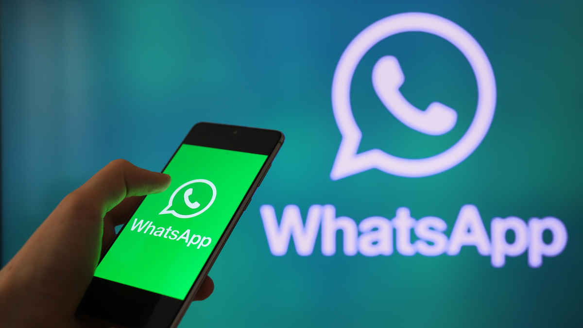 Security साठी एक पाउल पुढे! WhatsApp च्या Upcoming फिचरसह सिक्रेट कोडने चॅट अनलॉक करा। Tech News