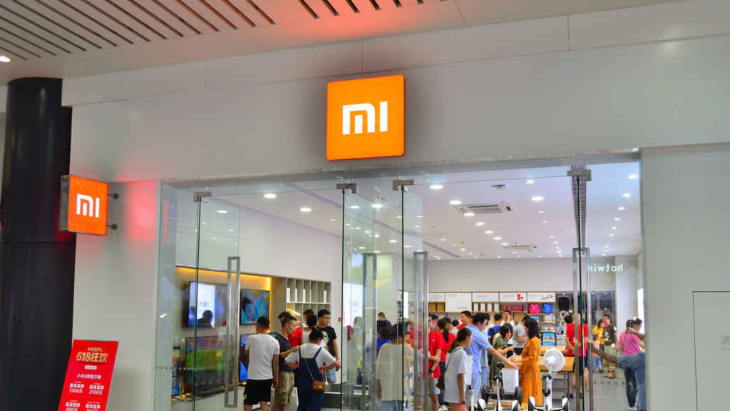 Xiaomi regains top spot