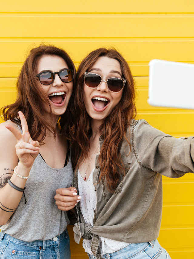 best selfie camera phones under 10000