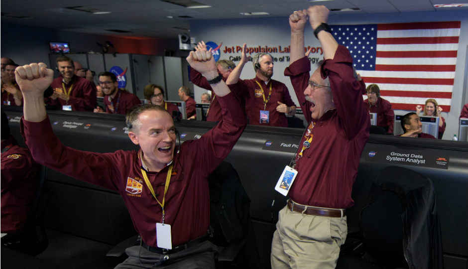 InSight rover touches down safely on Mars, sends back selfie
