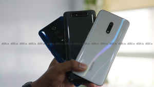 क्या लेना चाहते हैं एक पॉप-अप सेल्फी कैमरा वाला मोबाइल फोन? इनसे बेहतरीन फोंस फिर तो नहीं मिलेंगे