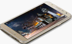 कुछ जबरदस्त मल्टी फीचर स्मार्टफ़ोन, कीमत भी है कम