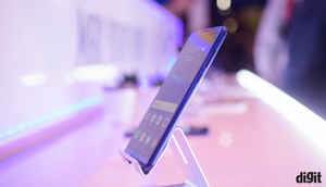 Honor View 10: In Pictures