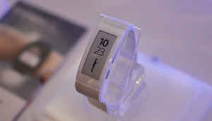 First look: Sony SmartBand Talk and Sony Smartwatch 3