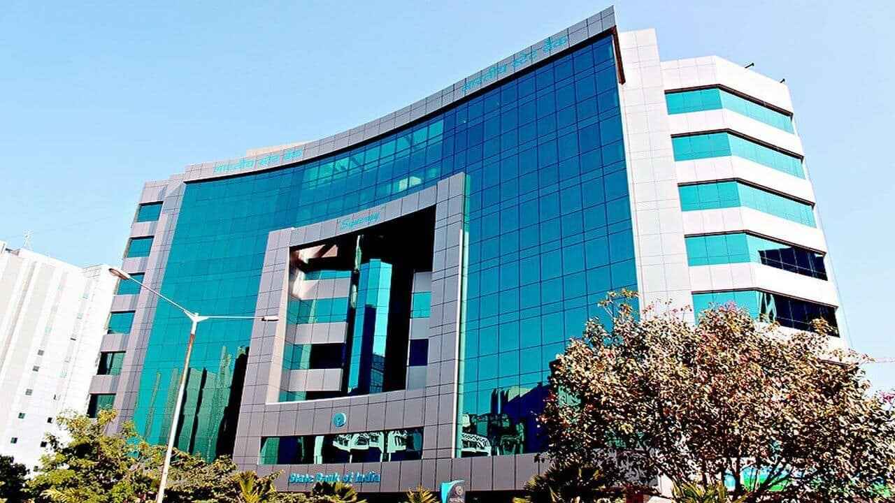 SBI ने किया ग्राहकों को सूचित, नहीं किया ये काम तो ठप कर दी जाएगी बैंकिंग सेवा