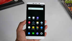 भारतात उपलब्ध आहेत हे आकर्षक स्मार्टफोन्स, आपल्याला माहित आहेत का हे स्मार्टफोन्स कोणते ते??