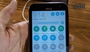 Asus Zenfone Zoom: In Pictures