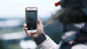 Phone tips: ഒരു പൊട്ടിത്തെറി ഒഴിവാക്കാൻ ചെറുതായെങ്കിലും ശ്രദ്ധിച്ചാൽ മതി!