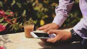 Phone tips: ഒരു പൊട്ടിത്തെറി ഒഴിവാക്കാൻ ചെറുതായെങ്കിലും ശ്രദ്ധിച്ചാൽ മതി!