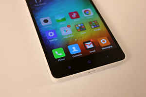 जबरदस्त बैटरी क्षमता के साथ आने वाले कुछ शानदार स्मार्टफोंस