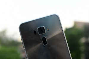 അസൂസിന്റെ സെൻഫോൺ 3 മാക്സ്  ZC520TL വിപണിയിൽ എത്തുന്നു