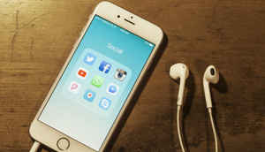 আপনি কি Facebook-এ এই ১০টি জিনিস ব্যবহার করেন? সাবধান, হতে পারে বিপদ