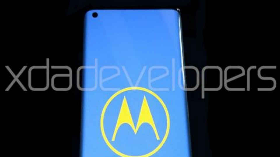 Motorola दो लेटेस्ट 5G स्मार्टफोंस पर कर रहा है काम, 90Hz वाटरफॉल डिस्प्ले भी हो सकती हैं शामिल