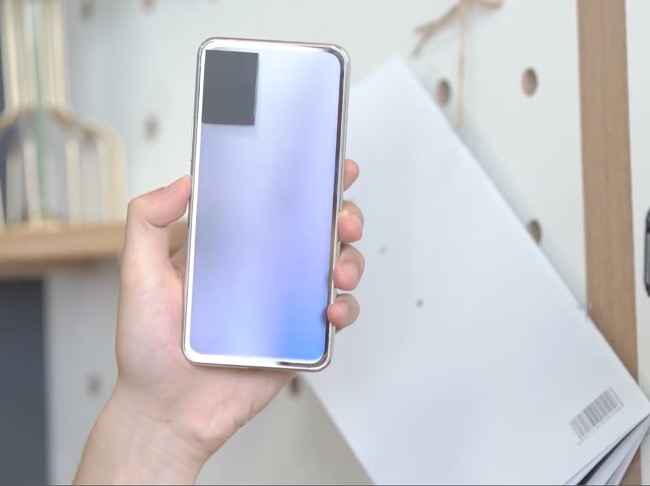 Vivo shows off its colour changing phone