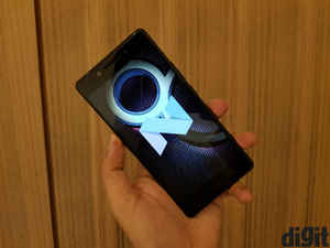 64GB ஸ்டோரேஜ் உடன் ஸ்மார்ட் இந்த போன் Rs 15,000க்குள் வருகிறது.