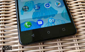 ഇന്ന്  ഫ്ലിപ്പ്കാർട്ടിൽ  ഓഫറുകളിൽ പെൻഡ്രൈവുകൾ ,bluetooth സ്പീക്കറുകൾ ,കൂടെ 8 സ്മാർട്ട് ഫോണുകളും