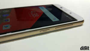 Panasonic Eluga Arc 2: In Pictures