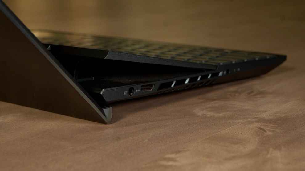 ZenBook Pro Duo 15 OLED Ergolift
