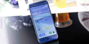 ಇವೇಲ್ಲಾ 4GB ಯಾ RAM, 5 ಇಂಚಿನ ಡಿಸ್ಪ್ಲೇ ಮತ್ತು 4000mAh ಬ್ಯಾಟರಿಯೊಂದಿರುವ ಸ್ಮಾರ್ಟ್ಫೋನ್ಗಳು.