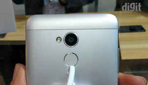 ZTE द्वारा MWC 2016 में लॉन्च किये गए ब्लेड V7, V7 लाइट और SPro प्लस की एक झलक