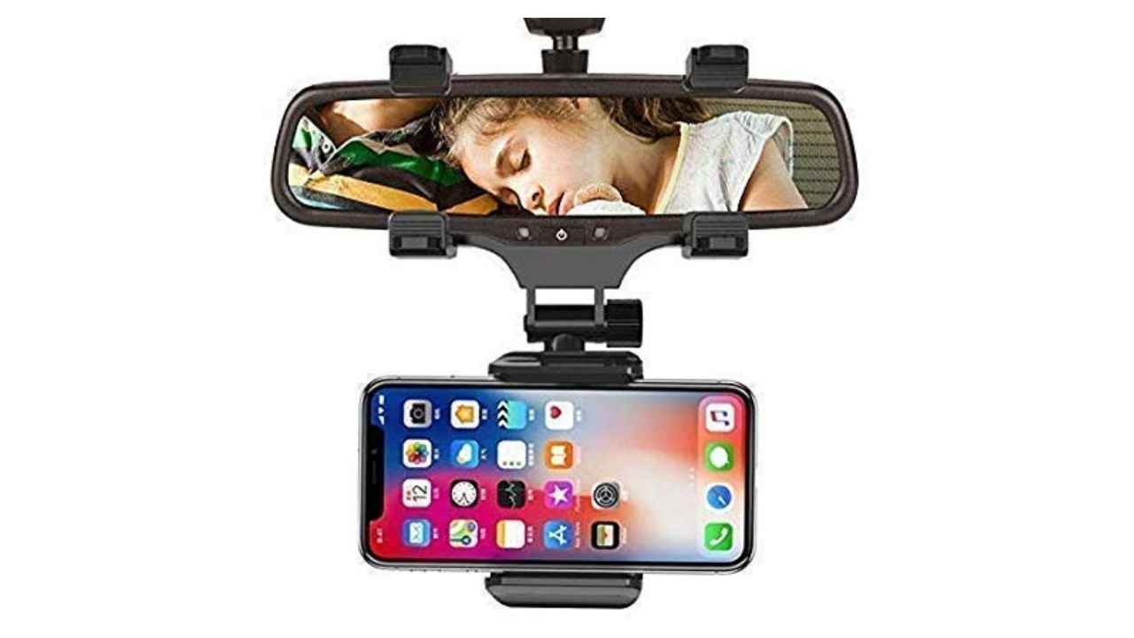 Phone holders that can attach to a car’s rear view mirror for easy navigation