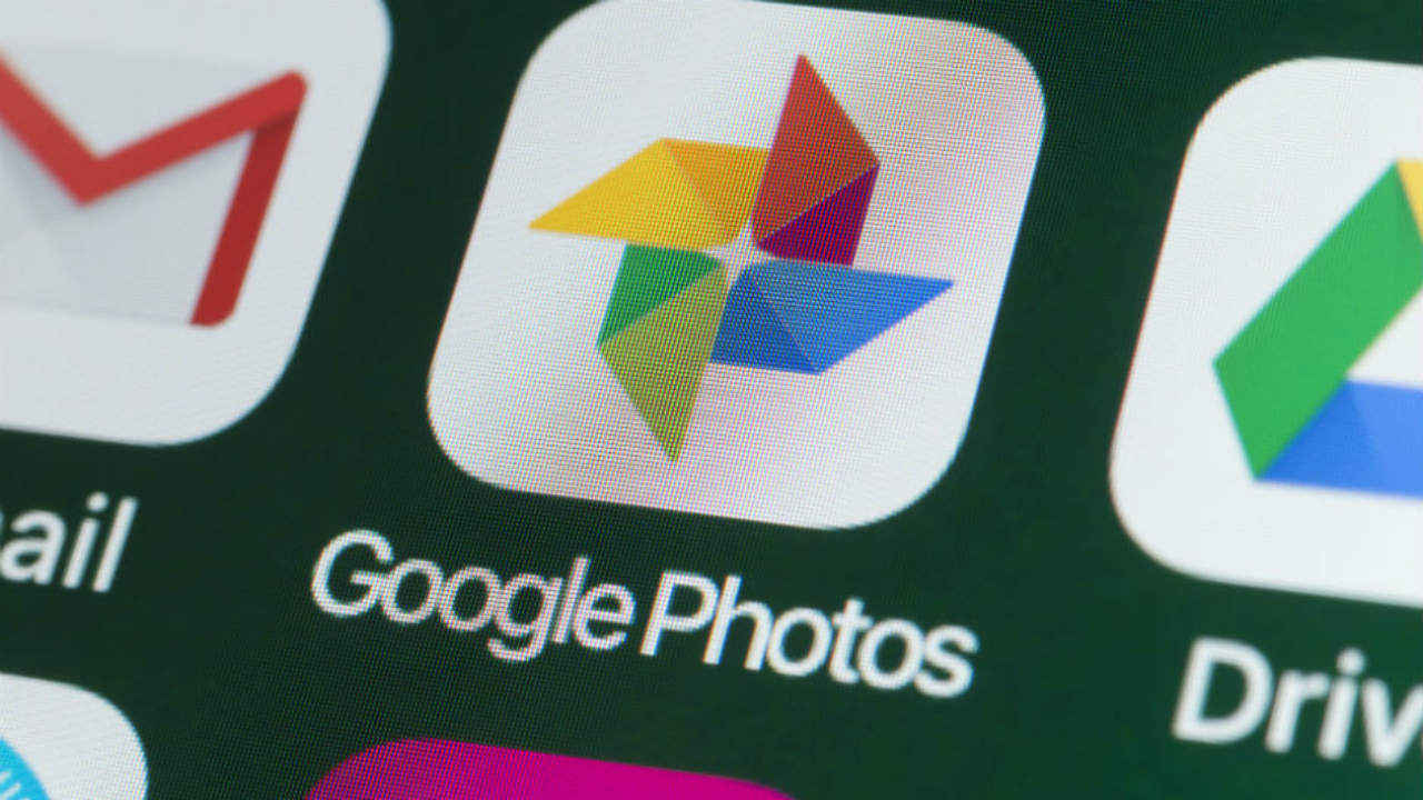 Google Photos will now let you search images using the text in them