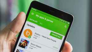 आपके फोंस की बैटरी तेज़ी खा रहे हैं ये पॉपुलर Apps, क्या आपके फोन में भी हैं ये सब ऐप्स