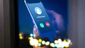 स्मार्टफोन यूजर्स अपना बैंक अकाउंट सुरक्षित रखने के लिए क्या करें और क्या न करें