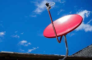 jio డీటీహెచ్  టెలికాస్ట్  కు  అవరసమైన cable TV STBలను కూడా టెస్ట్  చేస్తుందట