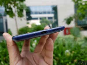 సెల్ఫీ ని మరింత అద్భుతంగా  తీర్చిదిద్దటానికి  భారత్ లో లాంచ్ అయిన Nokia 8, డ్యూయల్ కెమెరా సెటప్ తో