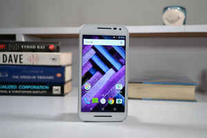 క్రిస్టమస్ డీల్స్ లో డిస్కౌంట్స్ & ఆఫర్స్ తో సేల్ అవుతున్న మొబైల్స్ [2015]