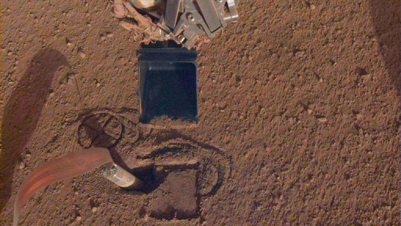 NASA’s InSight is finally beginning to dig deep into the red soil
