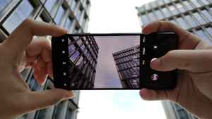 शानदार स्पेक्स वाले इन फोंस की कीमत में हो गई है भारी गिरावट, खरीदना है तो जल्दी करें...