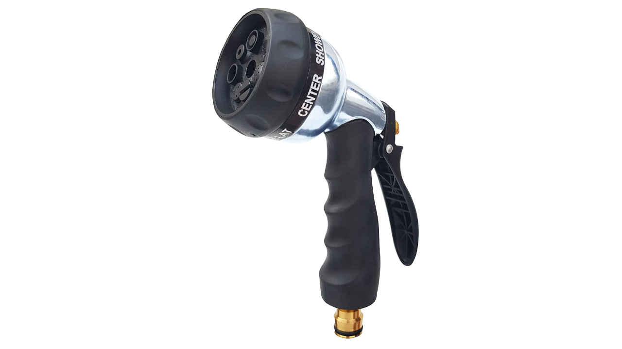 Top garden hose nozzle sprays for convenient watering