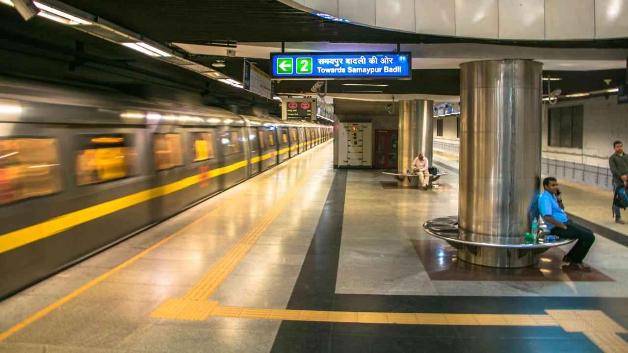 Delhi metro smart cards could be linked to biometrics to offer fare concessions to students and senior citizens