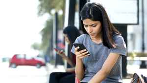 दररोज 2 GB डेटासह Reliance Jio, Airtel आणि Vi चे प्लॅन्स, बघा यादी