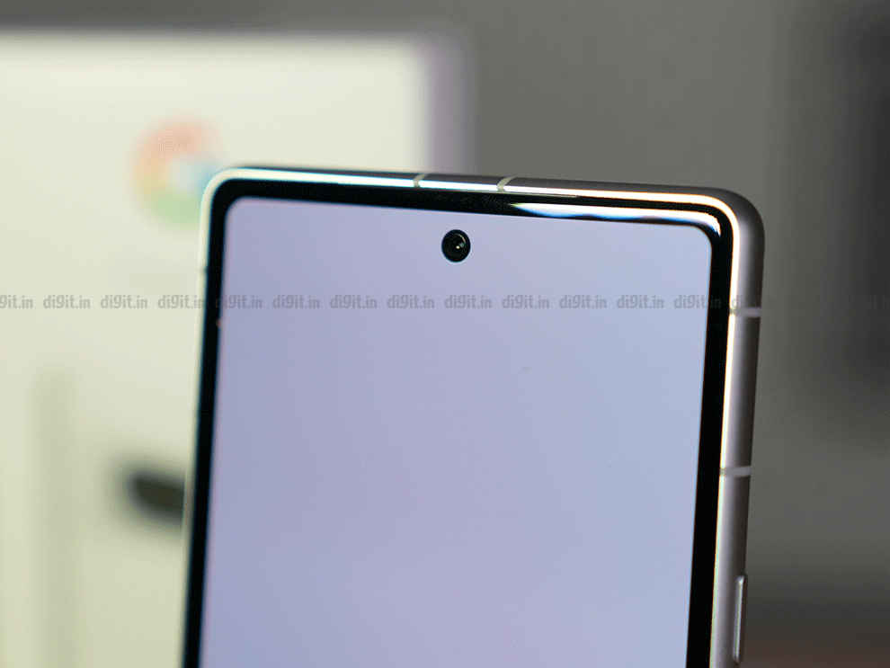 Google Pixel 7a Review: Display