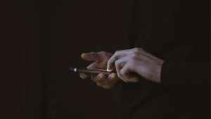 Phone tips: ഒരു പൊട്ടിത്തെറി ഒഴിവാക്കാൻ ചെറുതായെങ്കിലും ശ്രദ്ധിച്ചാൽ മതി!