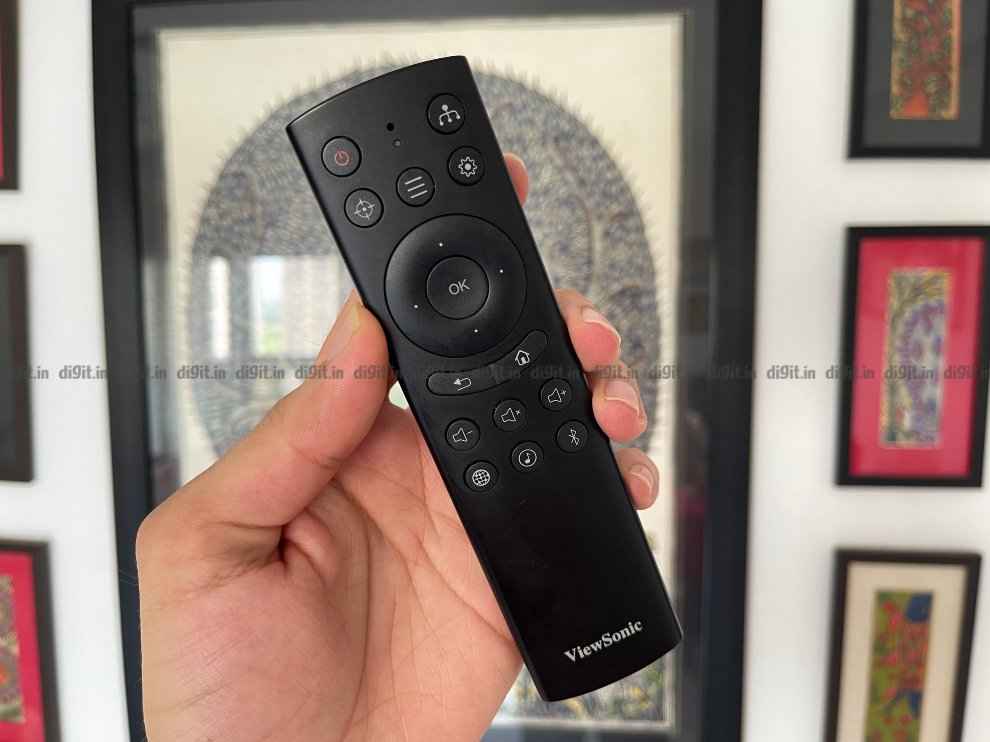 The Viewsonic M2 comes with a compact, easy to use remote control. 