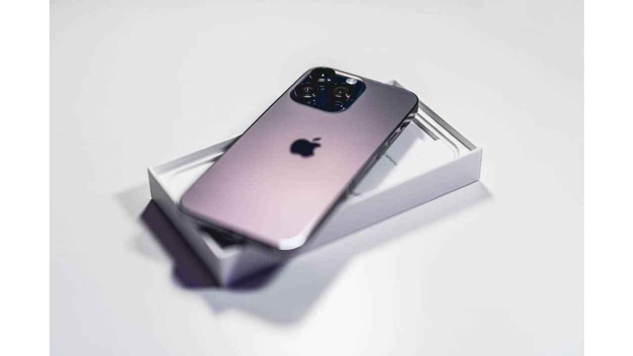 Apple iPhone 15 could come with titanium chassis and curved rear edges: Report | Digit
