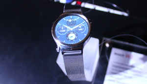 Huawei Talkband B2, Huawei Watch W1: First Look