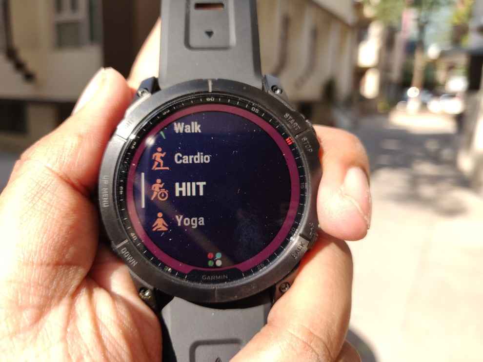 Garmin Fenix 7X Solar: Display and UI