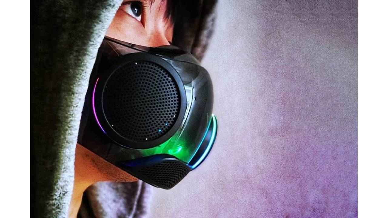 Get your Adrian Shepherd/Pyro cosplay on with the Razer Zephyr facemask