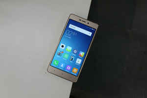 १०,००० च्या किंमतीत येणा-या ह्या स्मार्टफोन्समध्ये आहे उत्कृष्ट बॅटरी लाईफ आणि बरेच काही खास….