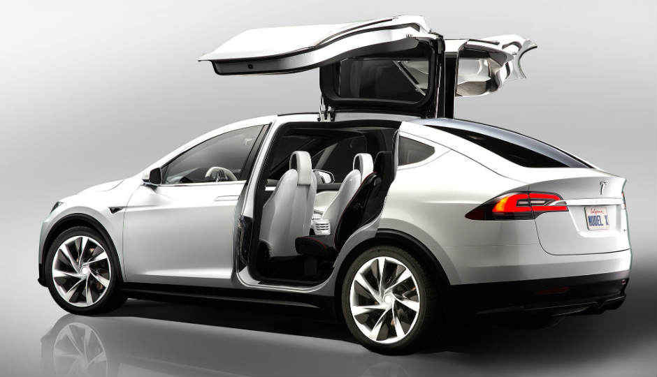 Tesla Motors launches the Model X with bio-weapons defence system