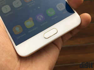 భారతదేశం లో  లాంచ్  అయిన  తాజా మరియు అప్  కమింగ్  స్మార్ట్ఫోన్లు