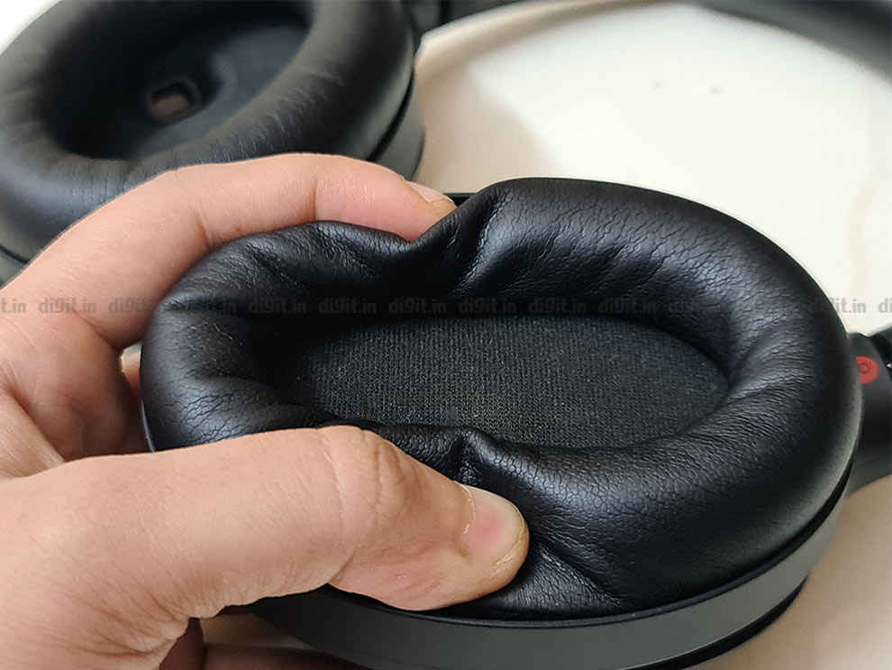 Sony WH-1000XM4 Wireless Noise Cancelling headphones Review : Dethroning  its predecessor to become the new ANC King